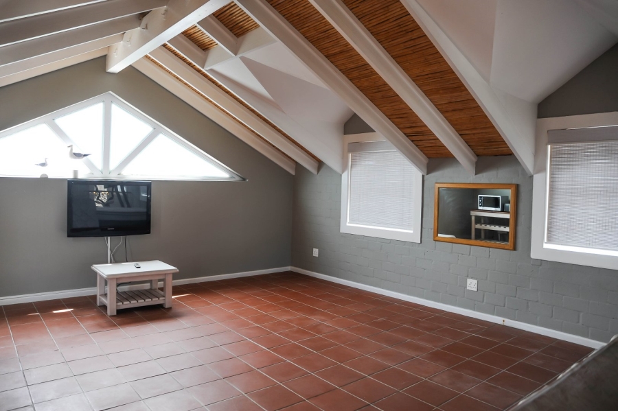 5 Bedroom Property for Sale in Myburgh Park Western Cape